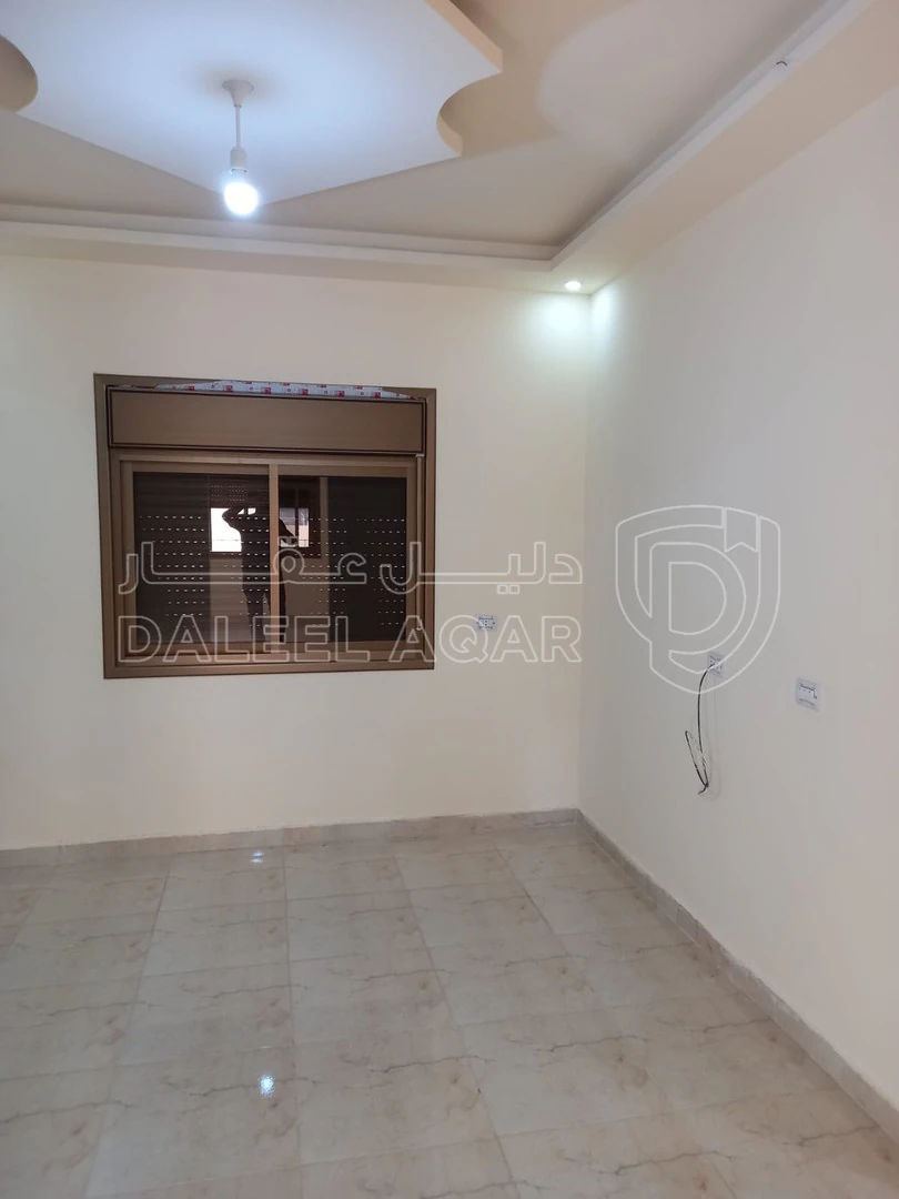 شقة في محافظة العاصمة - ماركا- المرقب  - 43,000 دأ - صورة 1